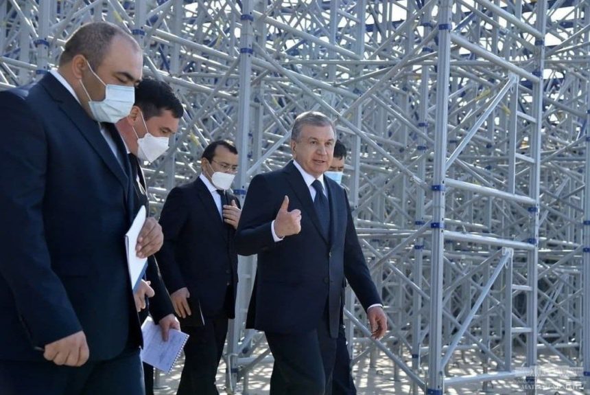 Президент Узбекистана проинспектировал строительство путепровода в Самарканде Президент Узбекистана проинспектировал строительство путепровода в Самарканде