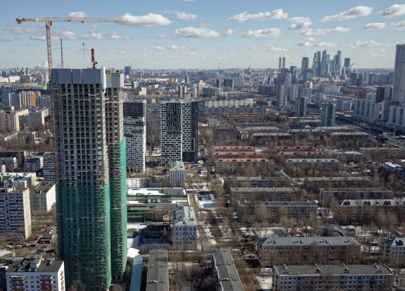 На строительстве ЖК СRYSTAL на 70% смонтированы сети водоснабжения, вентиляции и канализации На строительстве ЖК СRYSTAL на 70% смонтированы сети водоснабжения, вентиляции и канализации