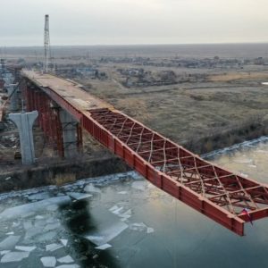 Под Волгоградом начали надвижку пролетов моста через Волго-Донской судоходный канал Под Волгоградом начали надвижку пролетов моста через Волго-Донской судоходный канал