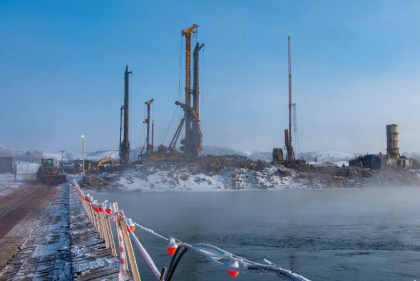 Трассу M-12 строят круглосуточно. В «пик строительства» штат увеличат впятеро Трассу M-12 строят круглосуточно. В «пик строительства» штат увеличат впятеро
