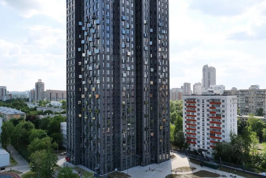 Завершено строительство 47-этажного небоскреба CRYSTAL в квартале Union Park Завершено строительство 47-этажного небоскреба CRYSTAL в квартале Union Park