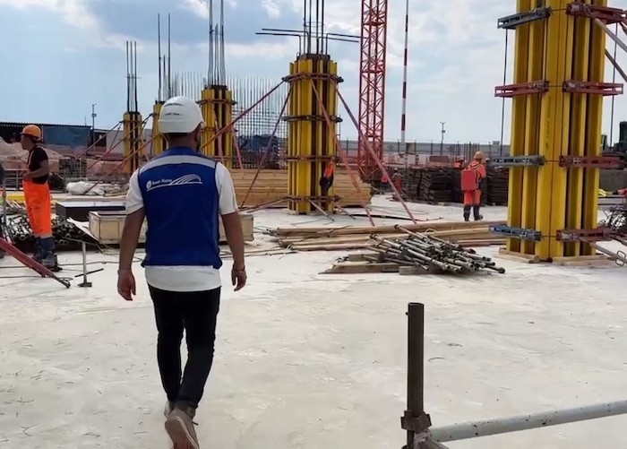 В аэропорту «Рощино» установили фундамент и подготовили грунт В аэропорту «Рощино» установили фундамент и подготовили грунт